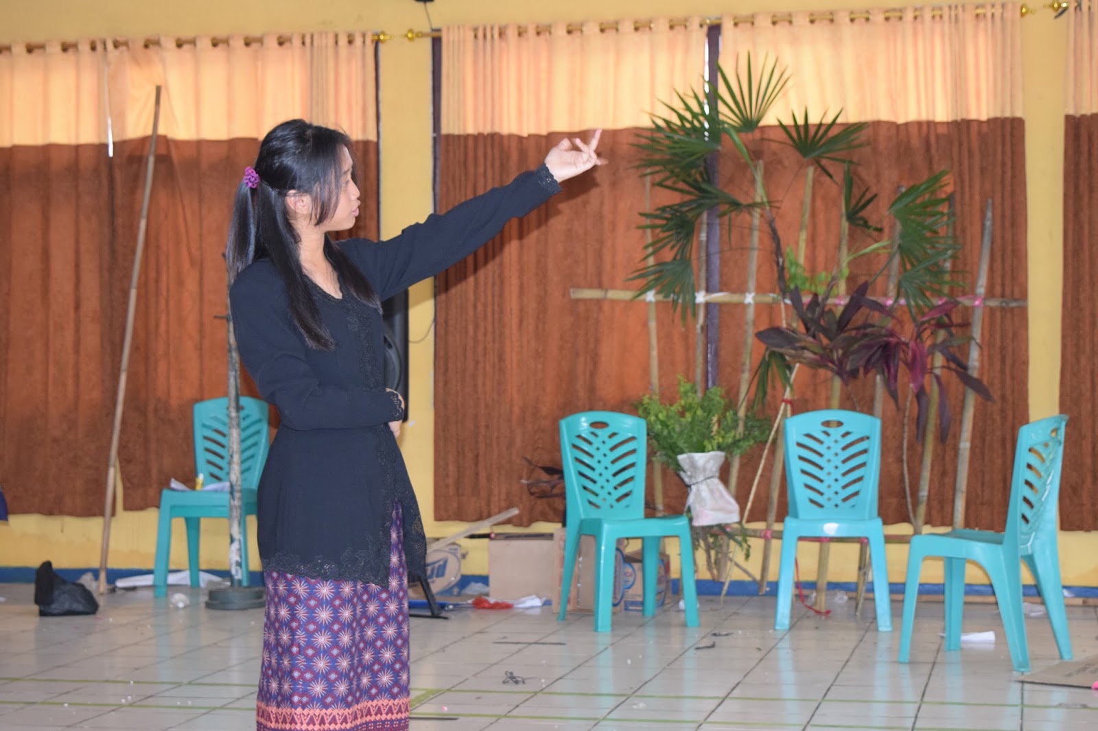 Hakuna Matata Naskah Drama Keong Mas Untuk 6 Orang