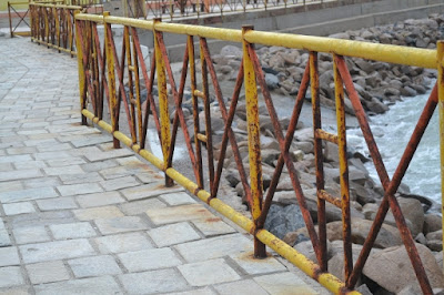 Reclamação dos barraqueiros da praia em relação ao abandono da praia
