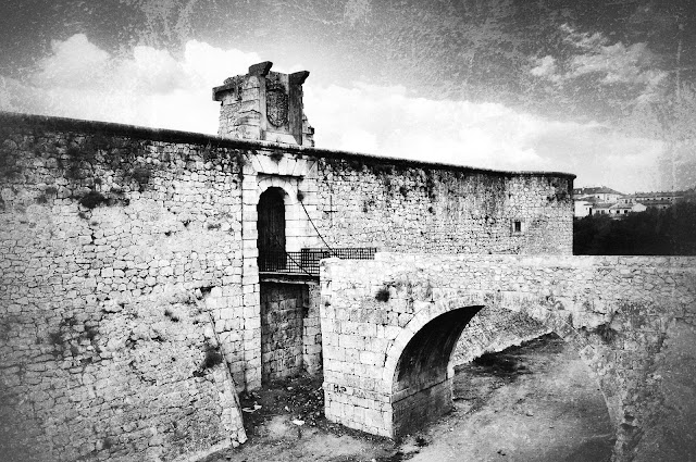 Horror Stories In Hindi - The Untold Secret Of Haunted Palace Horror Stories In Hindi - The Untold Secret Of Haunted Palace
