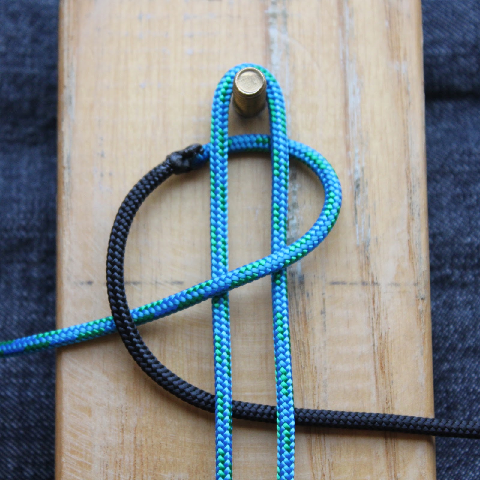 love is in the details Paracord Survival Bracelet Tutorial