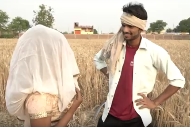 खेतों में गेहूं काटते हुए इस जोड़े ने किया ऐसा काम - khet me masti ka nayaa haryanvi video खेतों में गेहूं काटते हुए इस जोड़े ने किया ऐसा काम - khet me masti ka nayaa haryanvi video