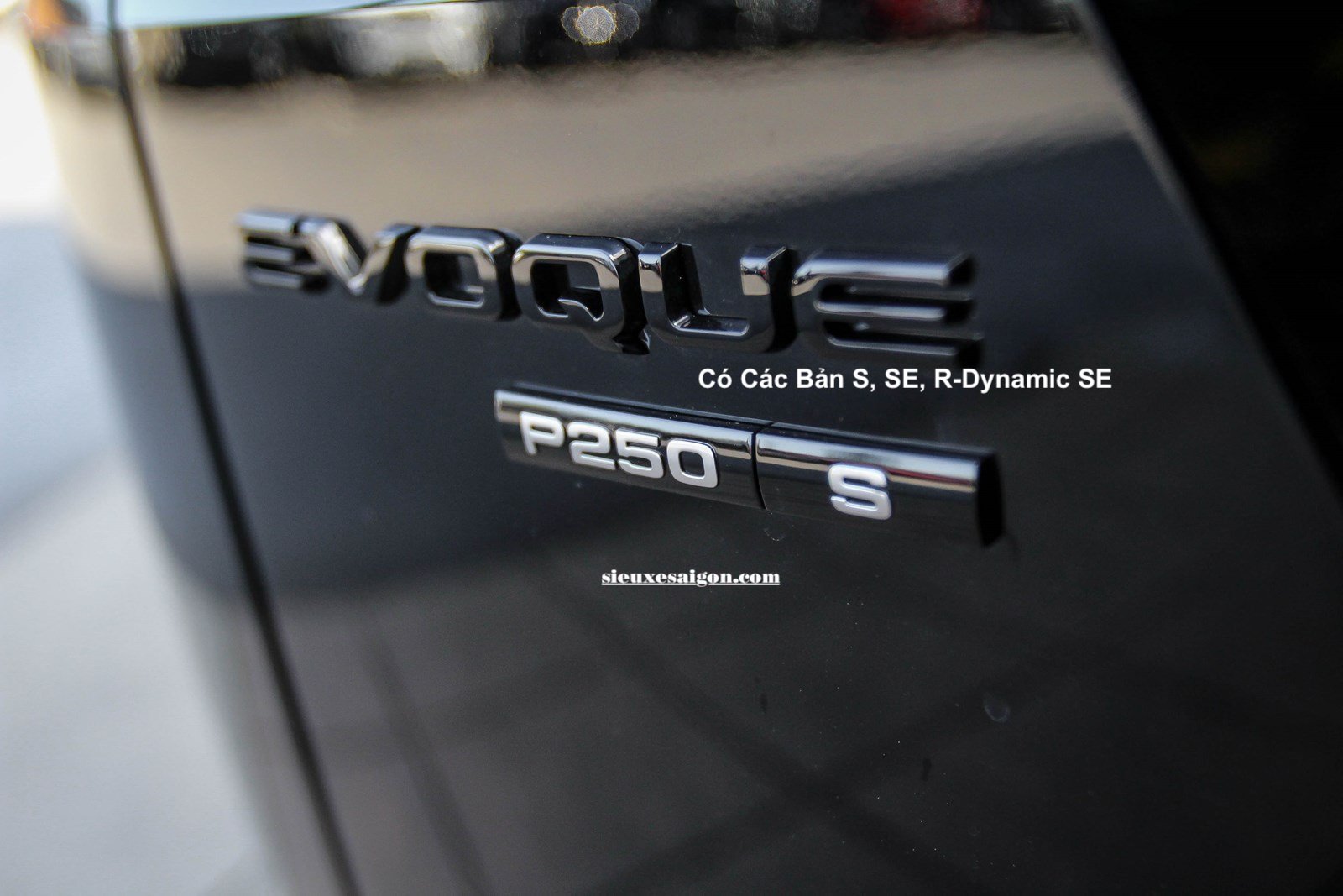 Gia Xe Range Rover EVOQUE SE 2.0L Màu Đen Doi Moi 2020