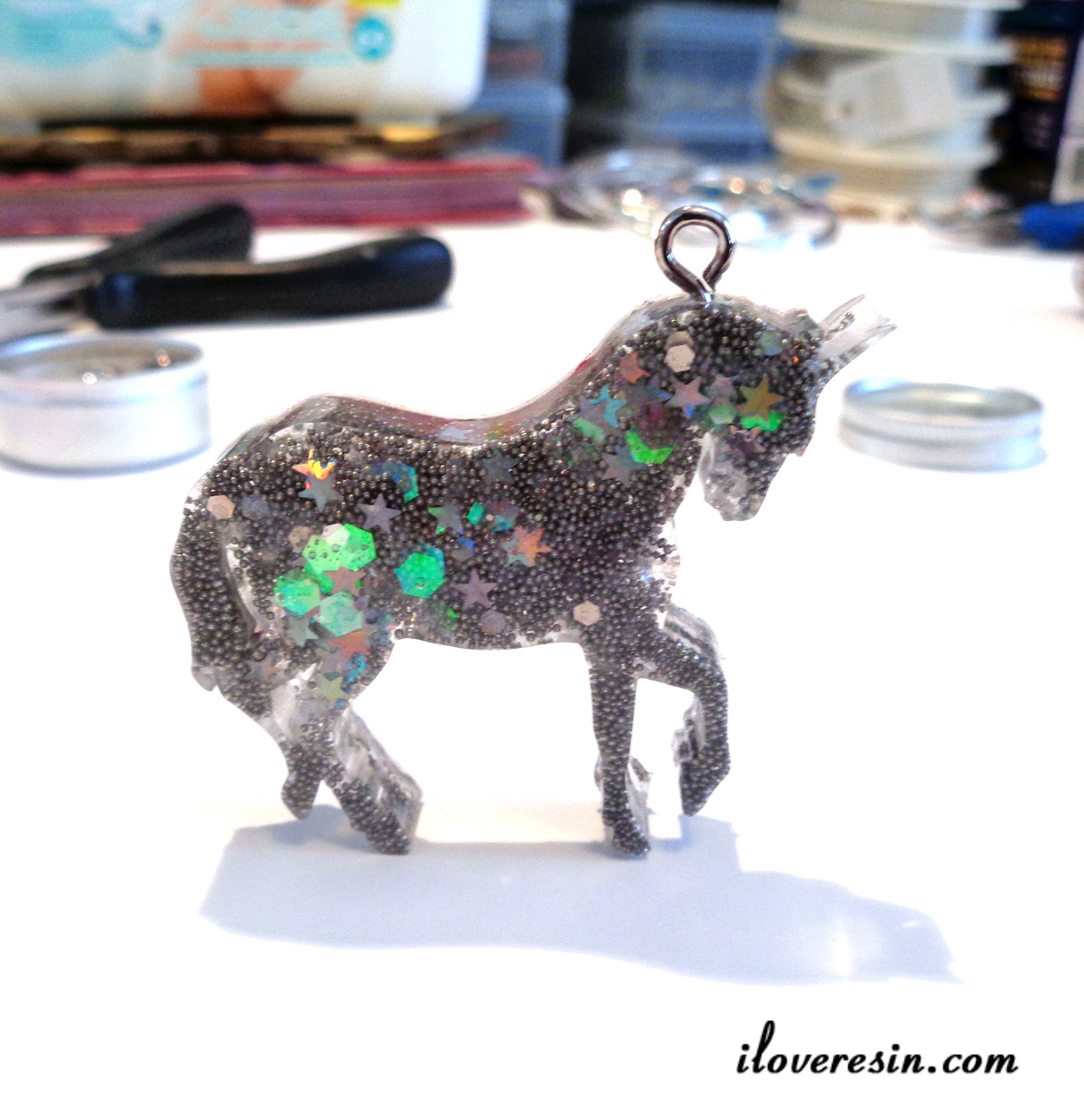 I LOVE RESIN Sparkly Resin Unicorn