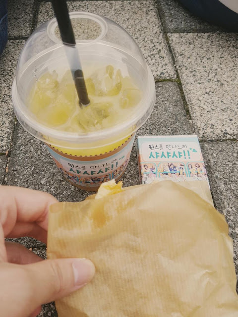 오늘자 트와이스의 팬 역조공 (feat.명패) | 인스티즈