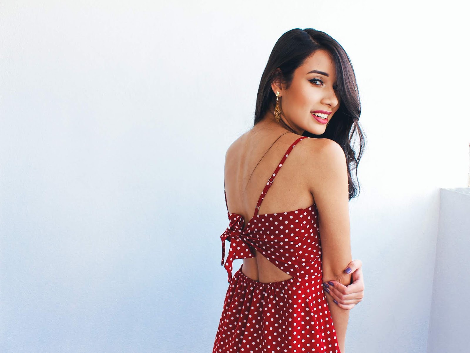 vestido vermelho com bolinhas