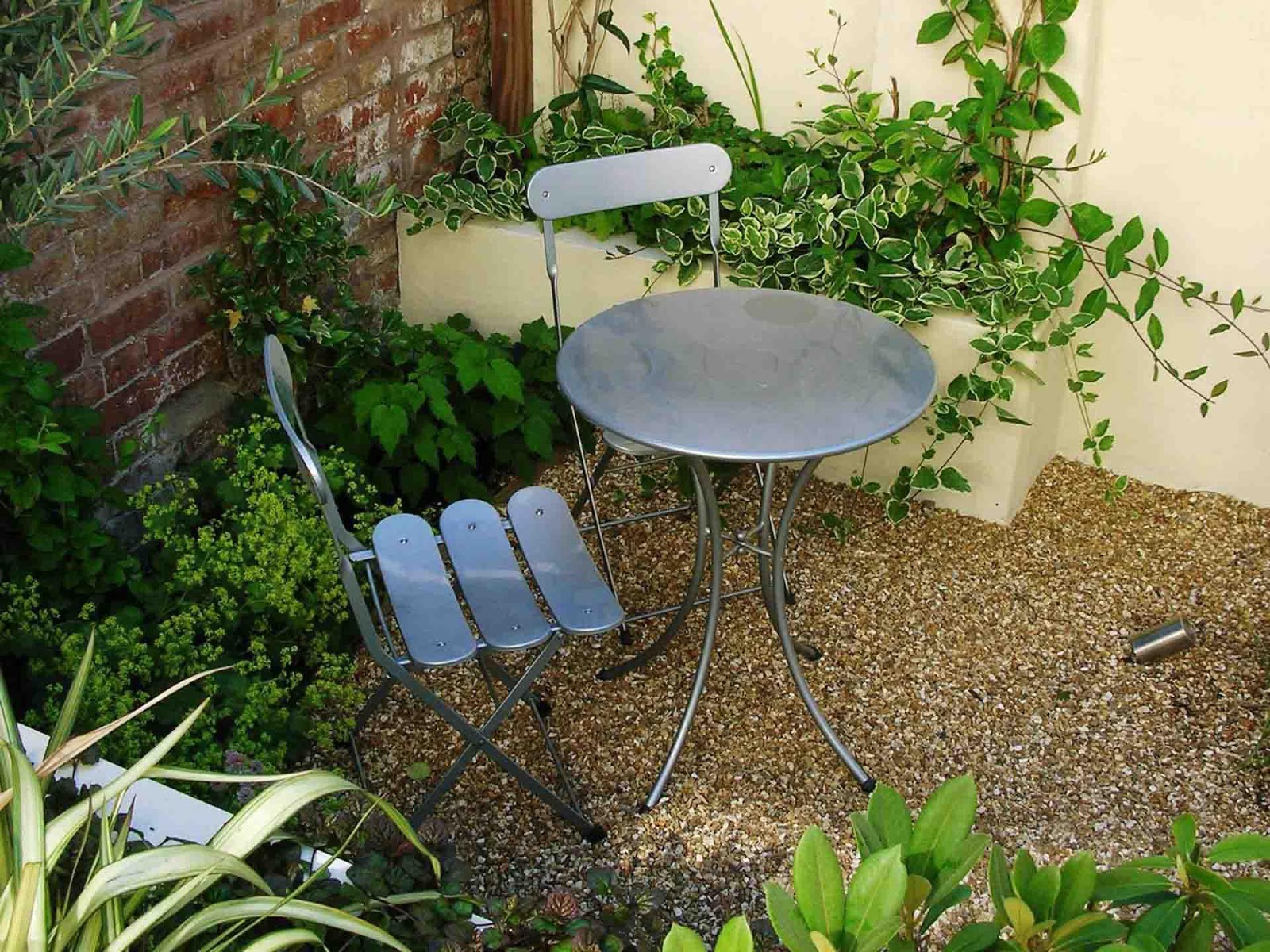 Small Courtyard Garden Design Idea Small And Simple Courtyard Patio Design Idea