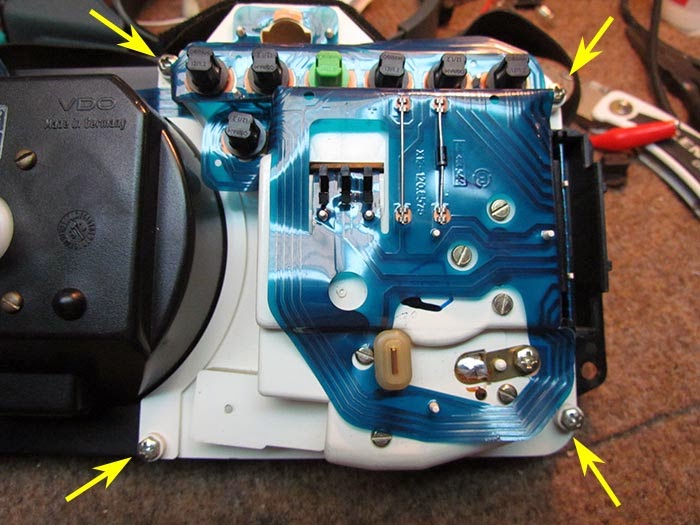 VDO Quartz Clock Repair on the SAAB c900 Crawls Backward (When Alarmed)