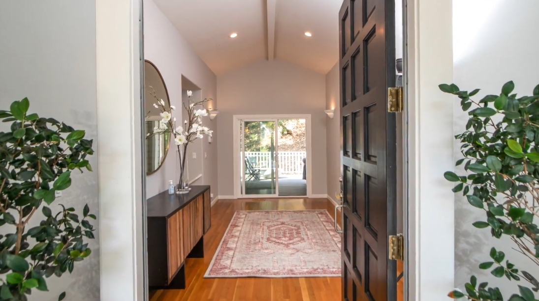 26 Photos vs. 247 Elizabeth Way, San Rafael, CA Luxury Home Interior Design Tour