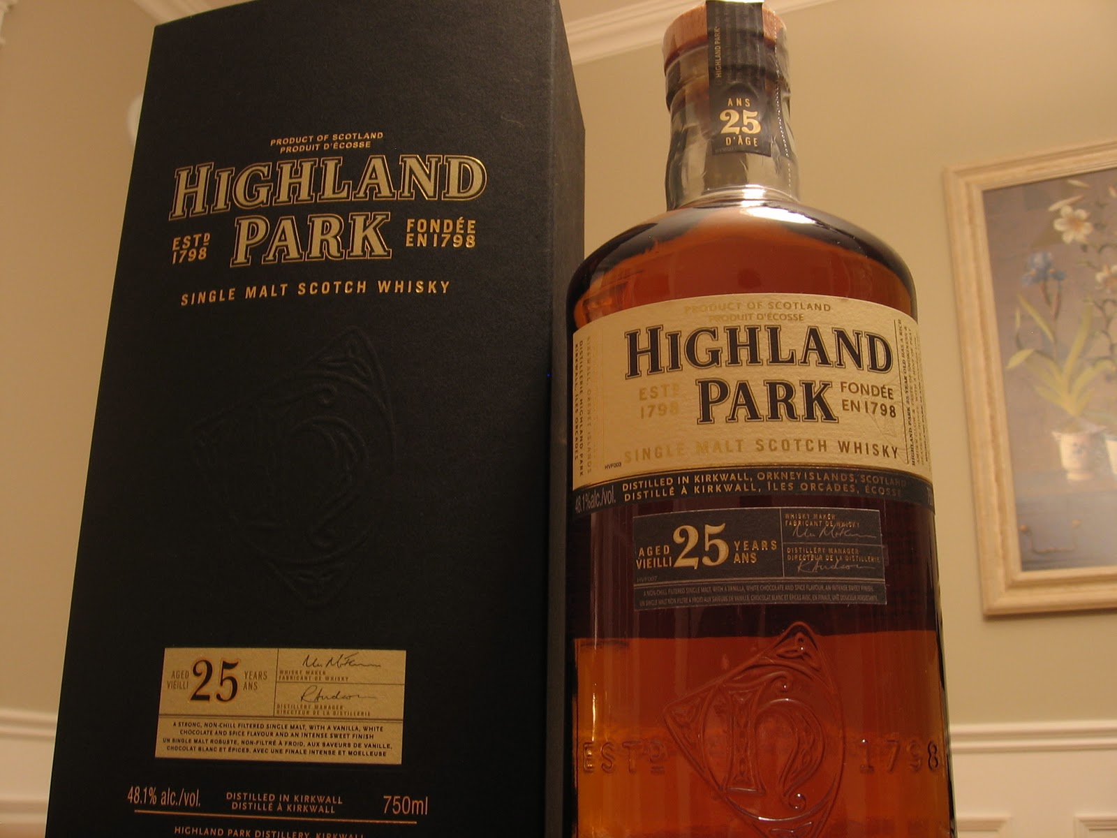Royal park виски. Highland Park Single Malt Scotch Whisky. Виски хайленд парк 21 год. Хайленд Ист виски.
