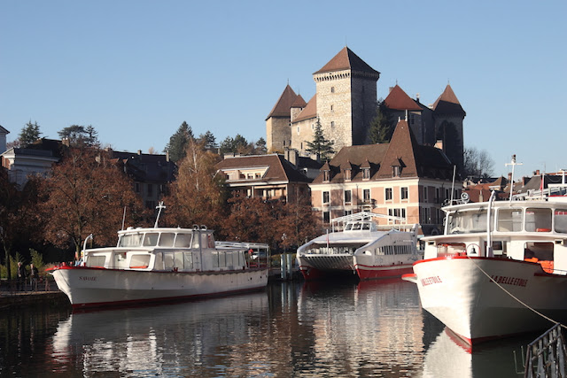 Annecy, bateaux sur le Fier, lac d'Annecy, Haute Savoie, 