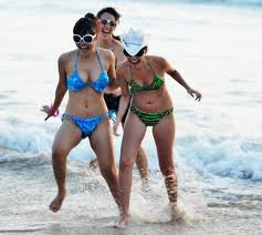 Gambar Bunga Citra Lestari Bikini Kontroversi