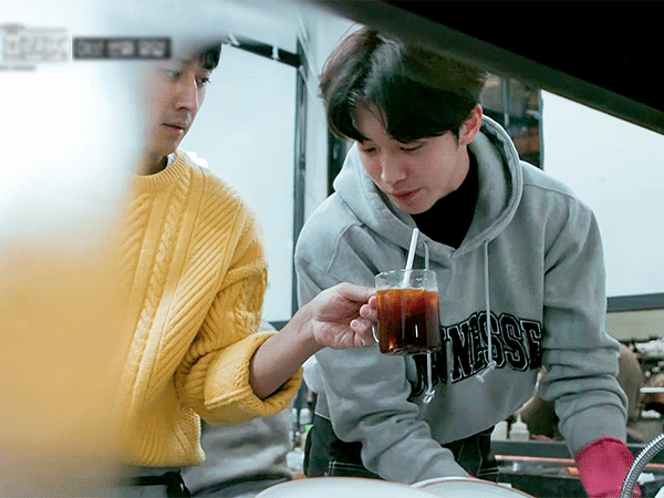 02.gif