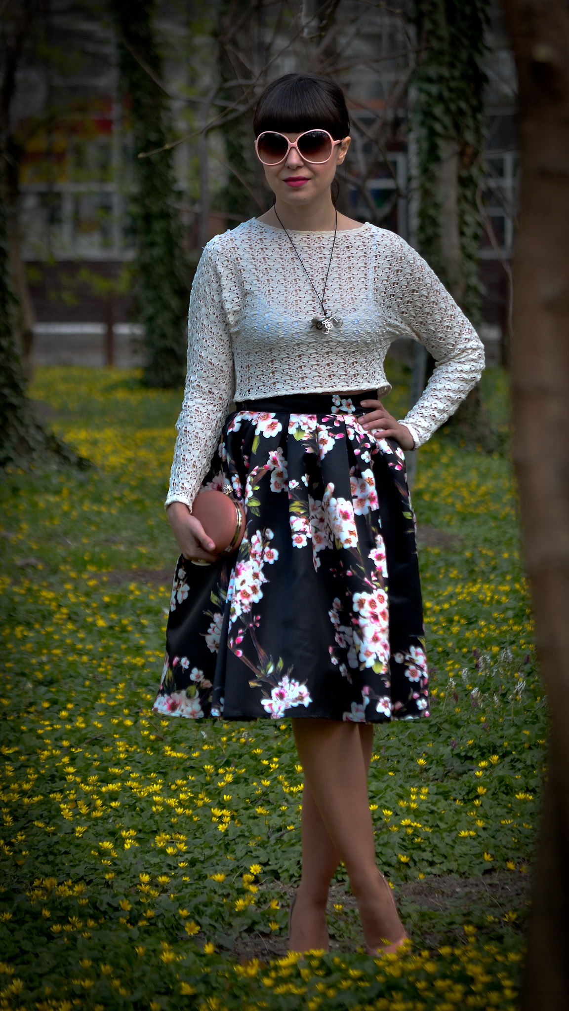 blooming skirt sheinside cherry flowers 50s style coral clutch heels leather jacket pink sunglasses spring lace crop top zara