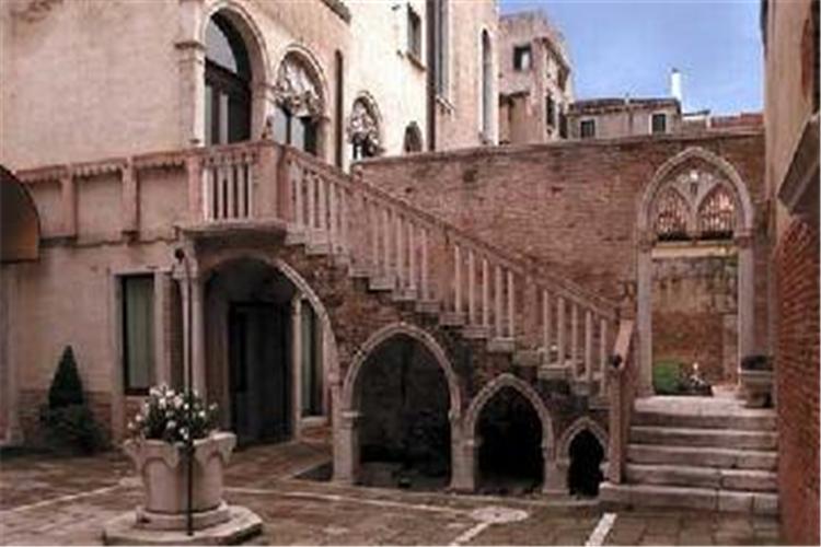 Online International Real Estate Italy Venice, Castello, near the