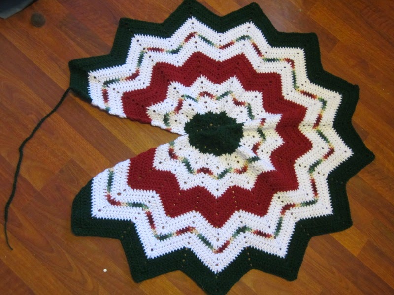 Crochet Every Day December 20 Granny Square Tree Skirt & Round Ripple