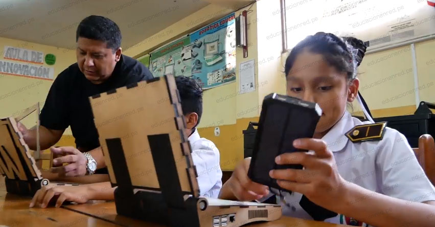 WAWALAPTOP: Peruanos crean la primera computadora portátil hecha con material reciclado WAWALAPTOP: Peruanos crean la primera computadora portátil hecha con material reciclado