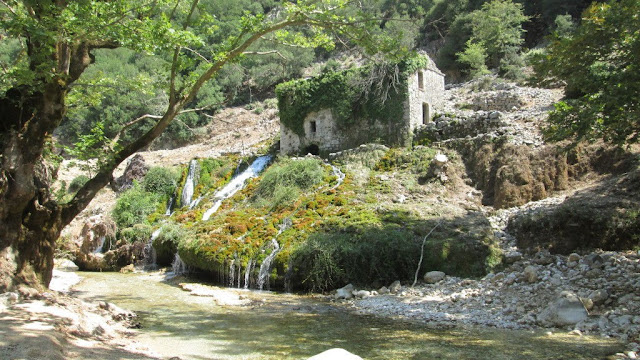 Θεσπρωτία: Ο ερειπωμένος νερόμυλος του Σουλίου, από τους γραφικότερους στην Ελλάδα!