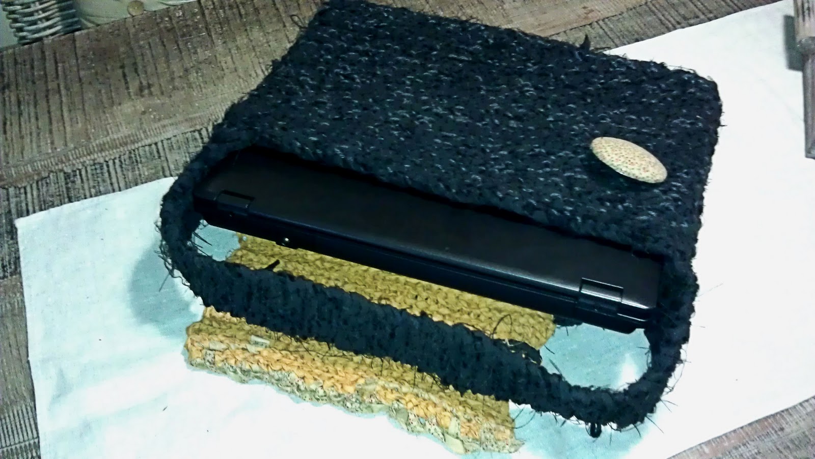 'Sunchi B' Knit & Purl Crochet Laptop Bag for 16 inch screen New Design