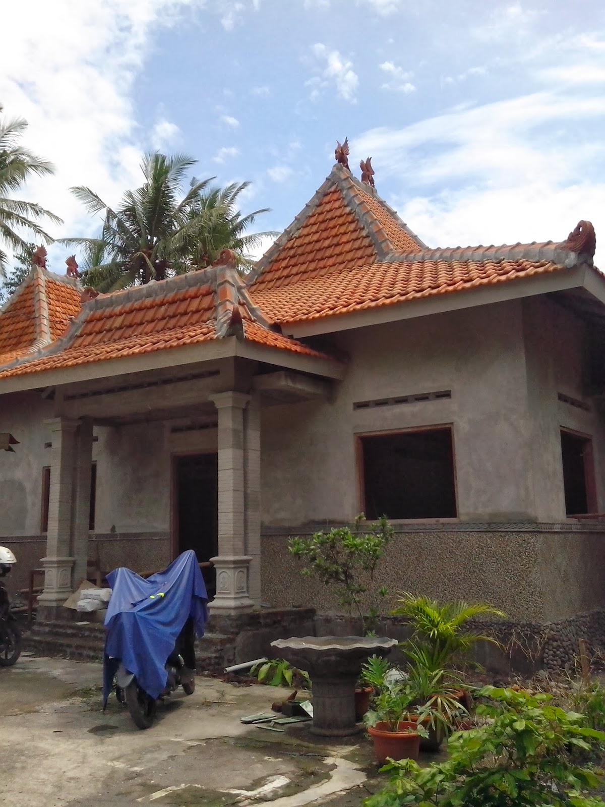 Pembuatan joglo dengan rangka baja ringan dan rangka Pembuatan joglo dengan rangka baja ringan dan rangka