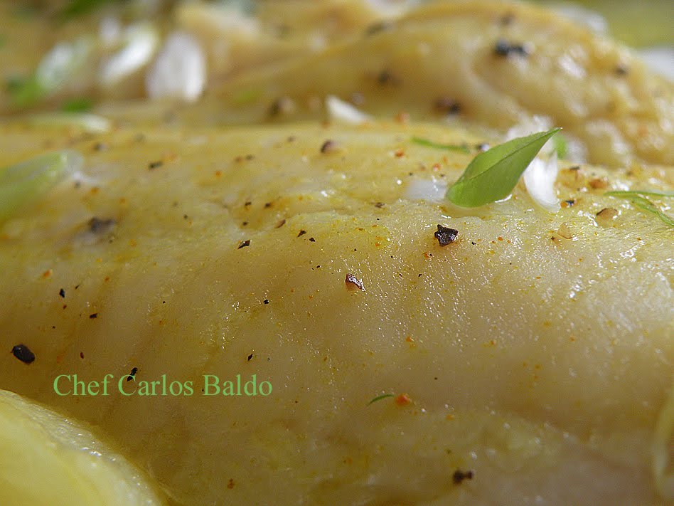 Lombo de haddock defumado e batatas sauté. Comida do Caco