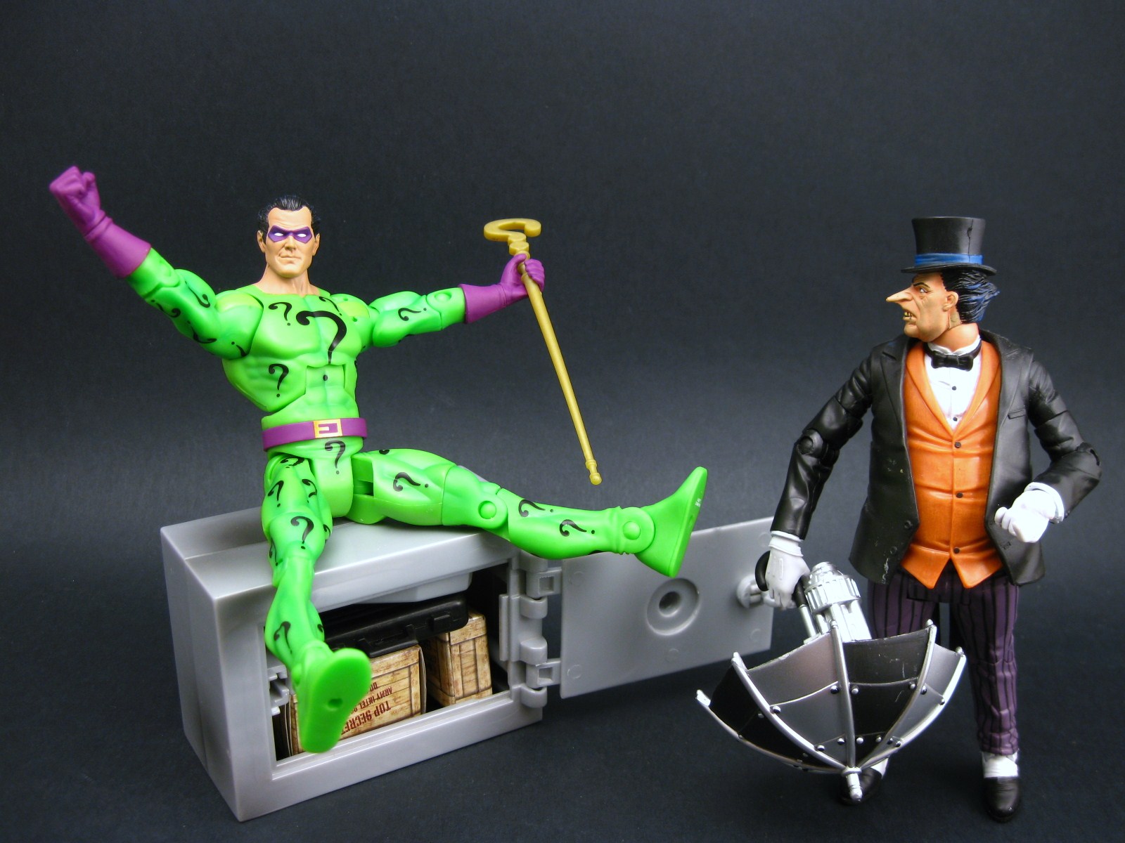 Chase Variant: DC Universe Classics Wave 16: The Riddler