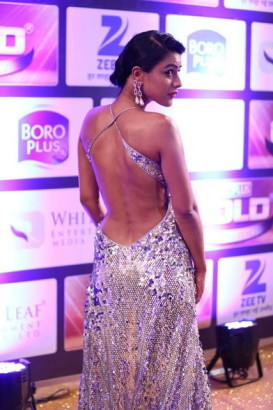 TV Actress sexy back photos, TV actress Nia Sharma hot photos, Nia Sharma sexy photos