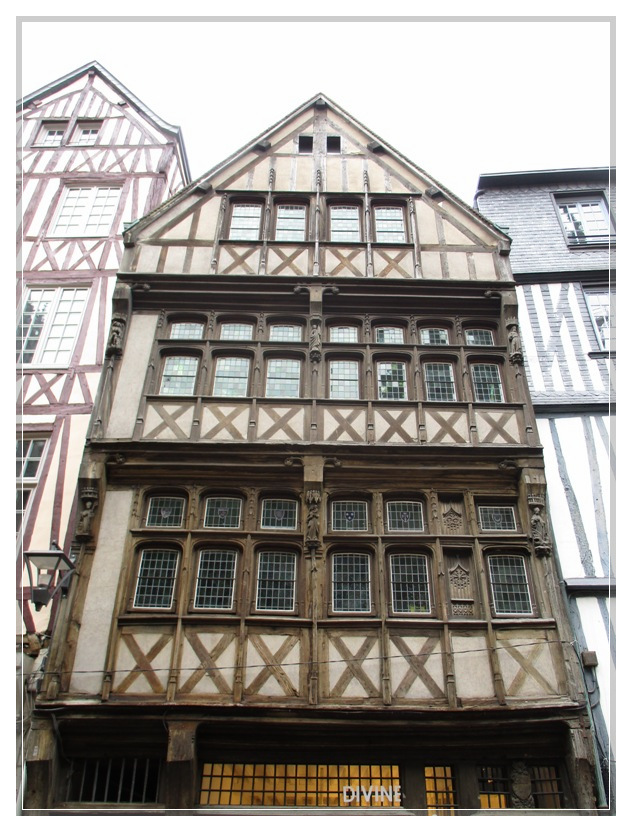 A Rouen ARCHITECTURE