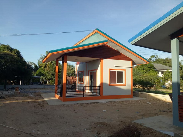 We have selected 5 extremely well-done small-sized houses, each of them boasts bedrooms, kitchens, and bathrooms. These small houses are in the area of only 28 sq.m. to 55 sq.m. and has a budget starting 100,000 Baht or  170,000 in Philippine peso.