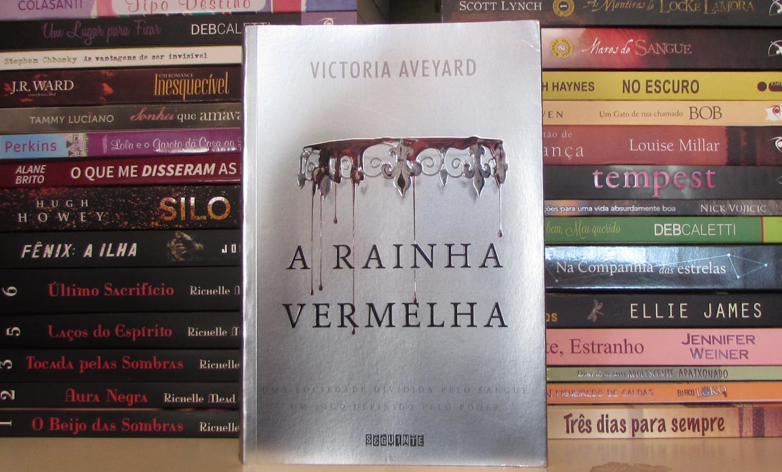 {Resenha} A Rainha Vermelha — Victoria