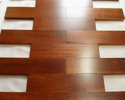 Sàn gỗ cao cấp mang đến cho không gian nhà bạn những nét đẹp lâu bền.