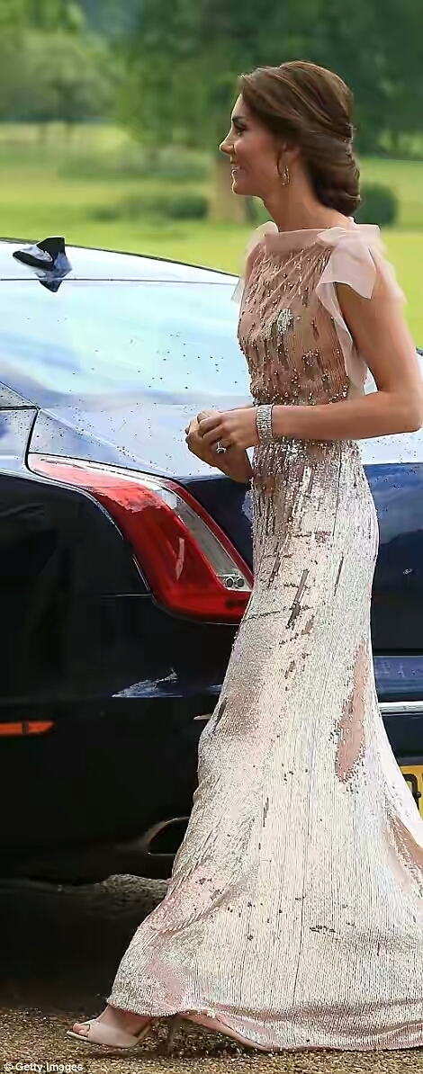 The Duchess of Cambridge Kate Re-Rocks Shimmering Pale Pink Gown 555