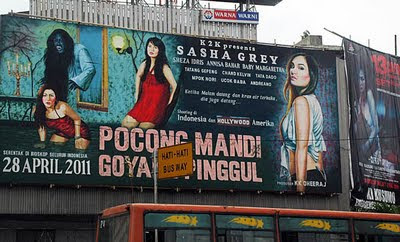 Sasha Grey in pocong mandi goyang pinggul