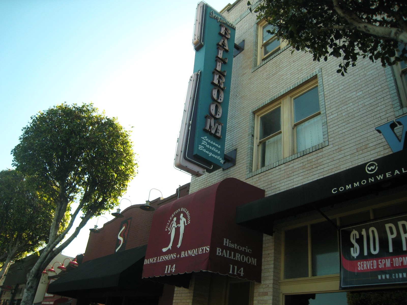 BANQUET/PARTY/DANCE HALL FOR RENT IN FULLERTON, CALIFORNIA Dance