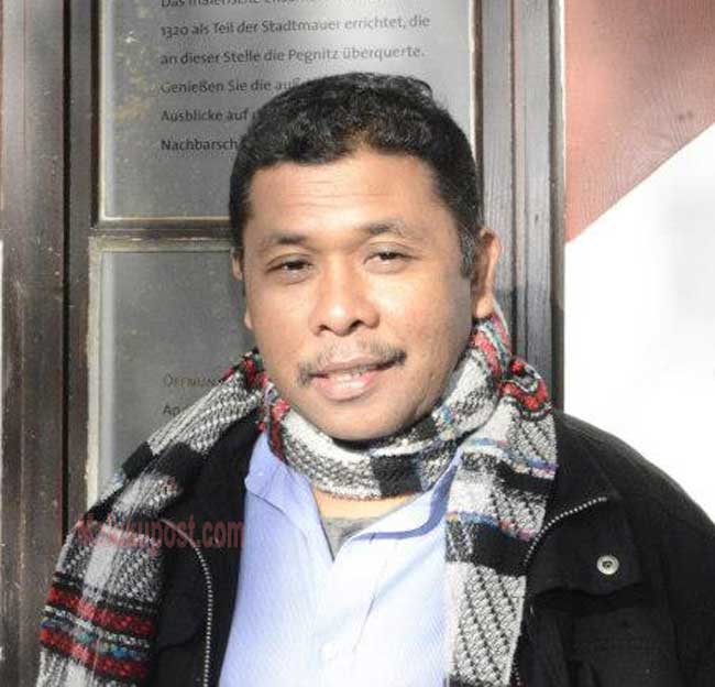 ARMC Gelar Perkemahan Pemuda Lintas Agama Se-Indonesia Ambon, Malukupost.com - Ambon Reconciliation and Mediation Center menggelar "youth camp" atau perkemahan pemuda lintas agama dan keyakinan se-Indonesia, pertengahan Oktober 2017. "'Youth camp' ini akan mempertemukan para pemimpin muda lintas agama dan keyakinan di Indonesia. Mereka akan saling bertukar pikiran dan ide tentang perdamaian," kata Direktur Ambon Reconciliation and Mediation Center (ARMC) Abidin Wakano di Ambon, Senin (25/9).