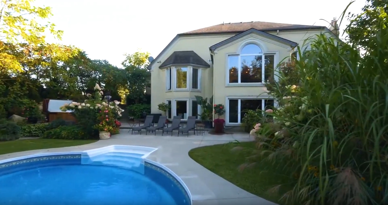 20 Photos vs. 299 Concession 10 Rd E, Flamborough, ON vs. Home Interior Design Tour