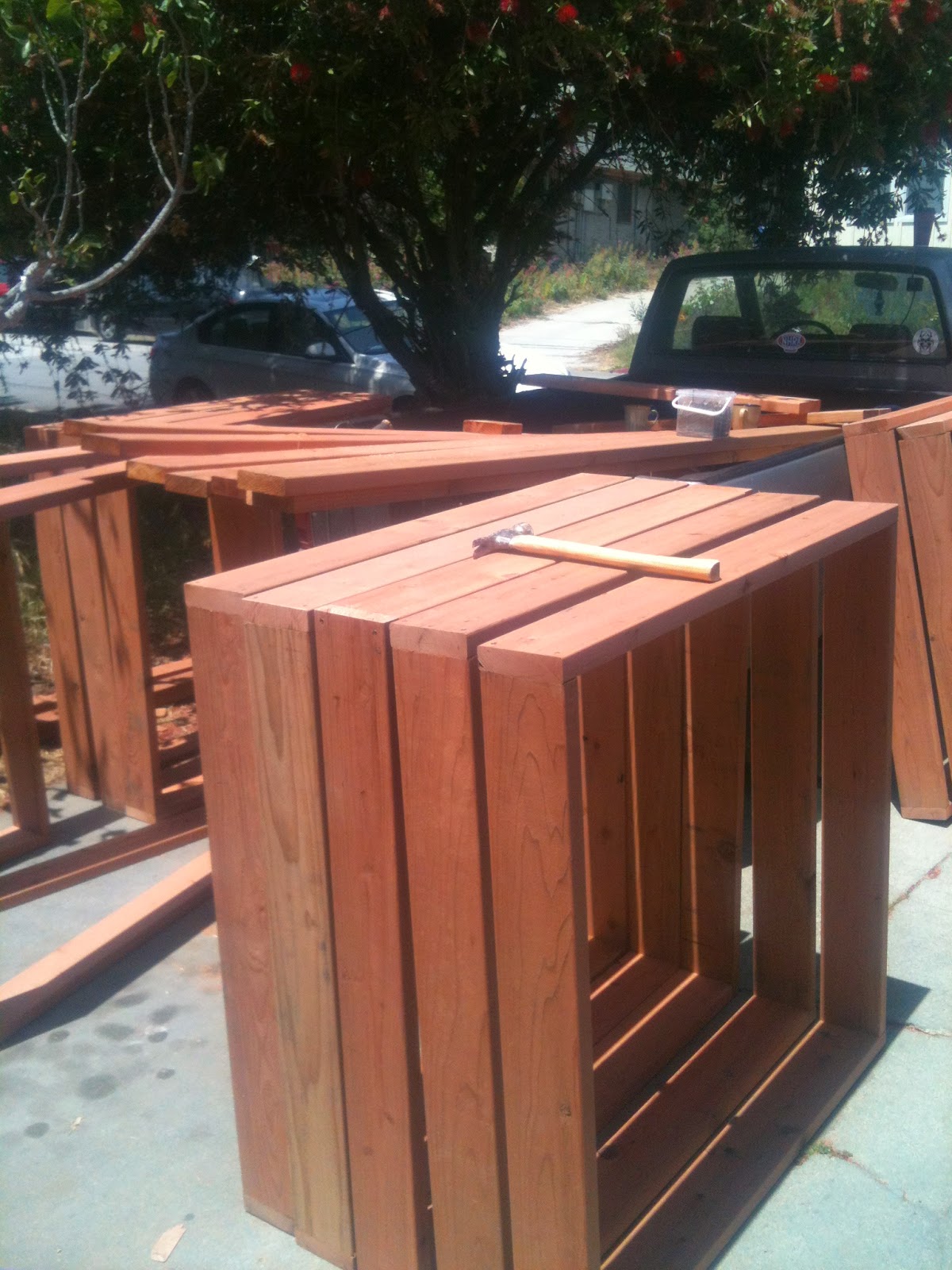 How to construct raised garden beds using redwood Root proof raised