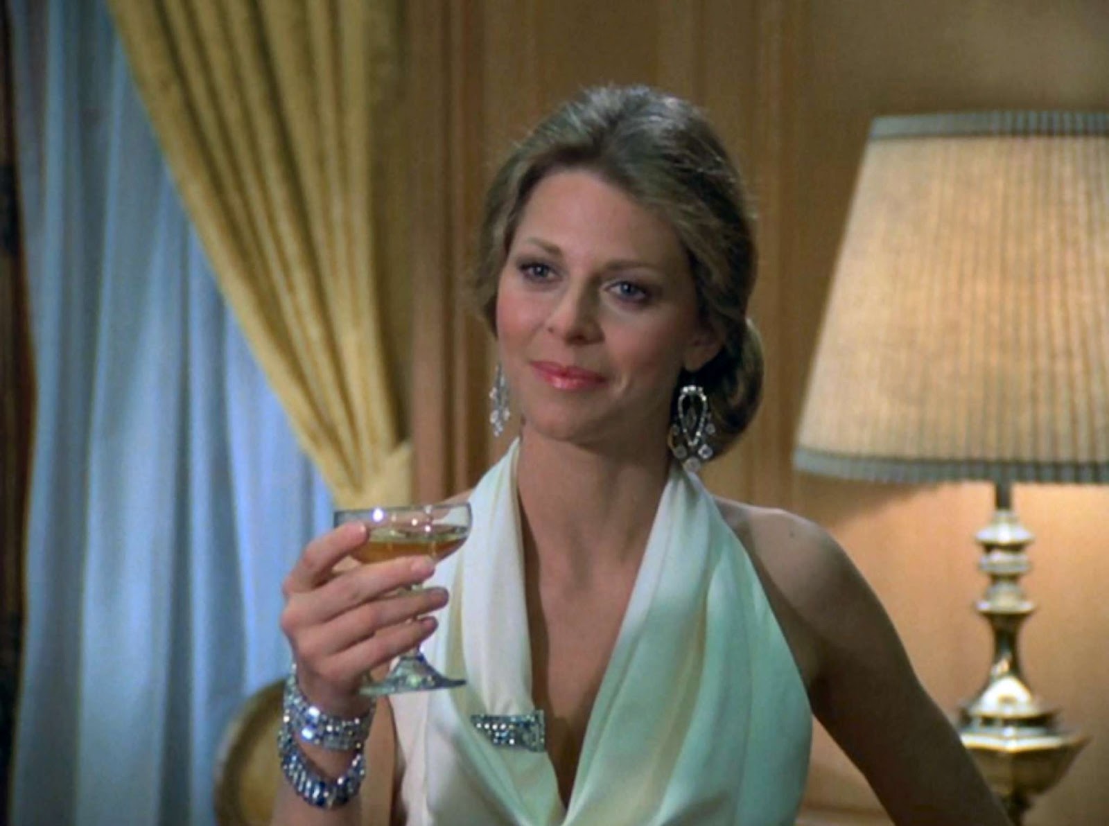 Films Et Séries Tv Avec Lindsay Wagner WELCOMETOLEVEL: KOOL TV REVIEW: 'THE BIONIC WOMAN' - THE COMPLETE