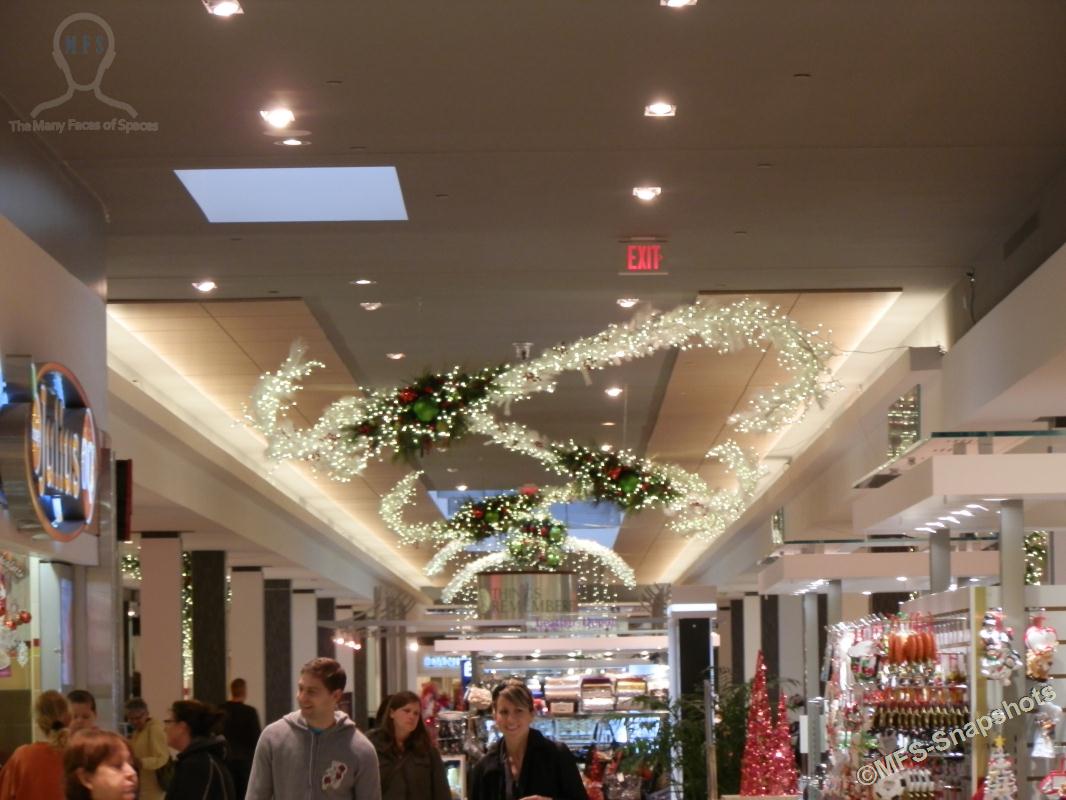 MFS - SNAPSHOTS: CHRISTMAS TIME IN STORES (26 Snapshots)