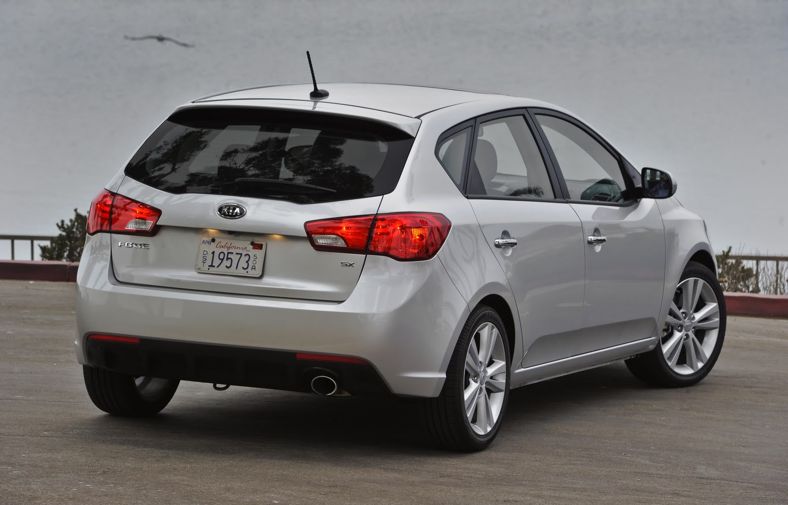 JeffCars.com:Your Auto Industry Connection: 2011 Kia Forte SX Hatchback ...