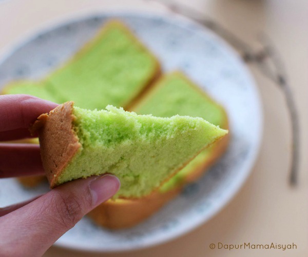 Pandan Sponge Cake yang Lembut dan Lembuuut..meski tanpa emulsifier