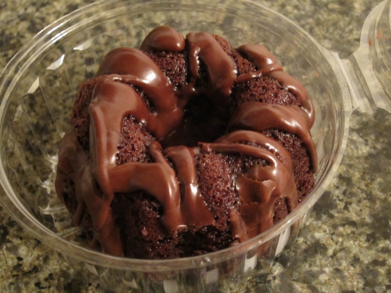 Review Jack in the Box Chocolate Overload Cake Brand