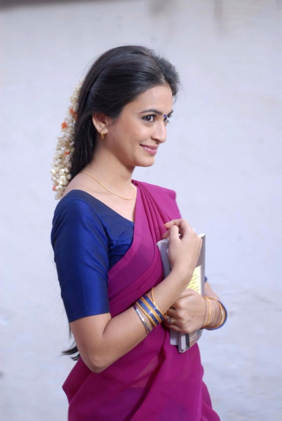 Kriti Kharbanda Latest Traditional Stills In Saree Actress Images Events Firstlook Posters