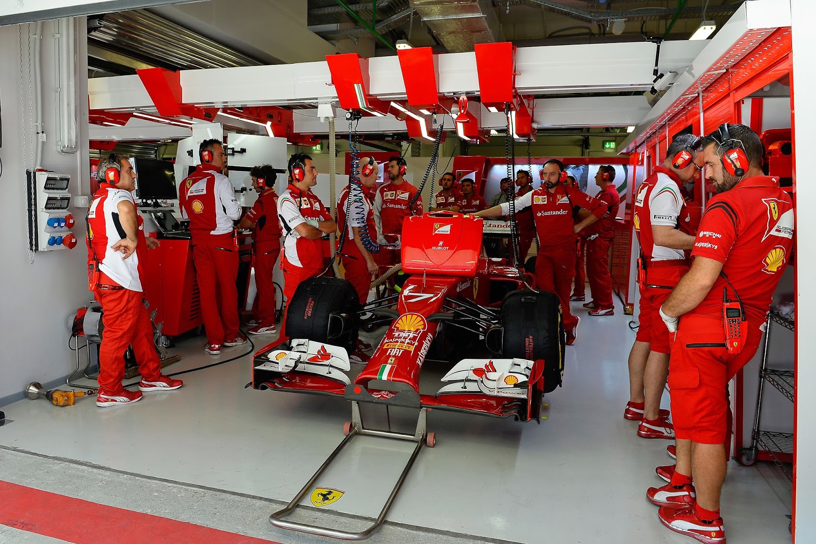 Formula 1 DoItYourself Garage Eindhoven Want A F1 Team Simulator At Home ? Demo 1 Garage