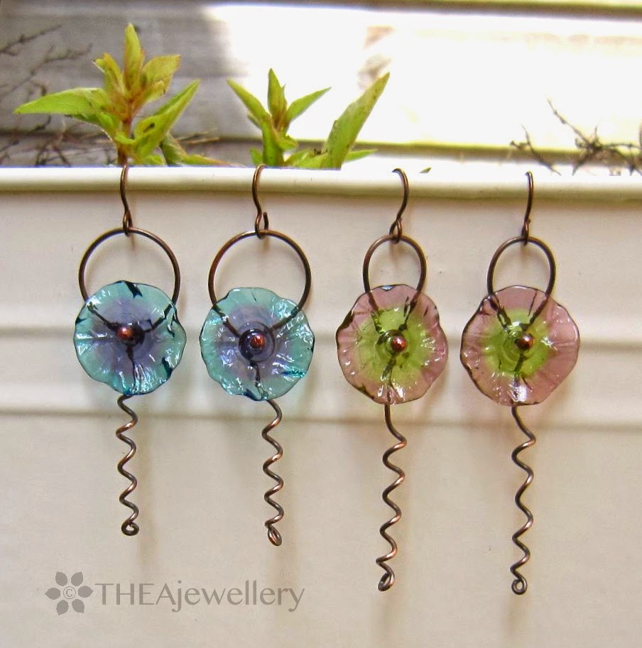 Simple Wire Work Flower Earrings Tutorial / The Beading Gem