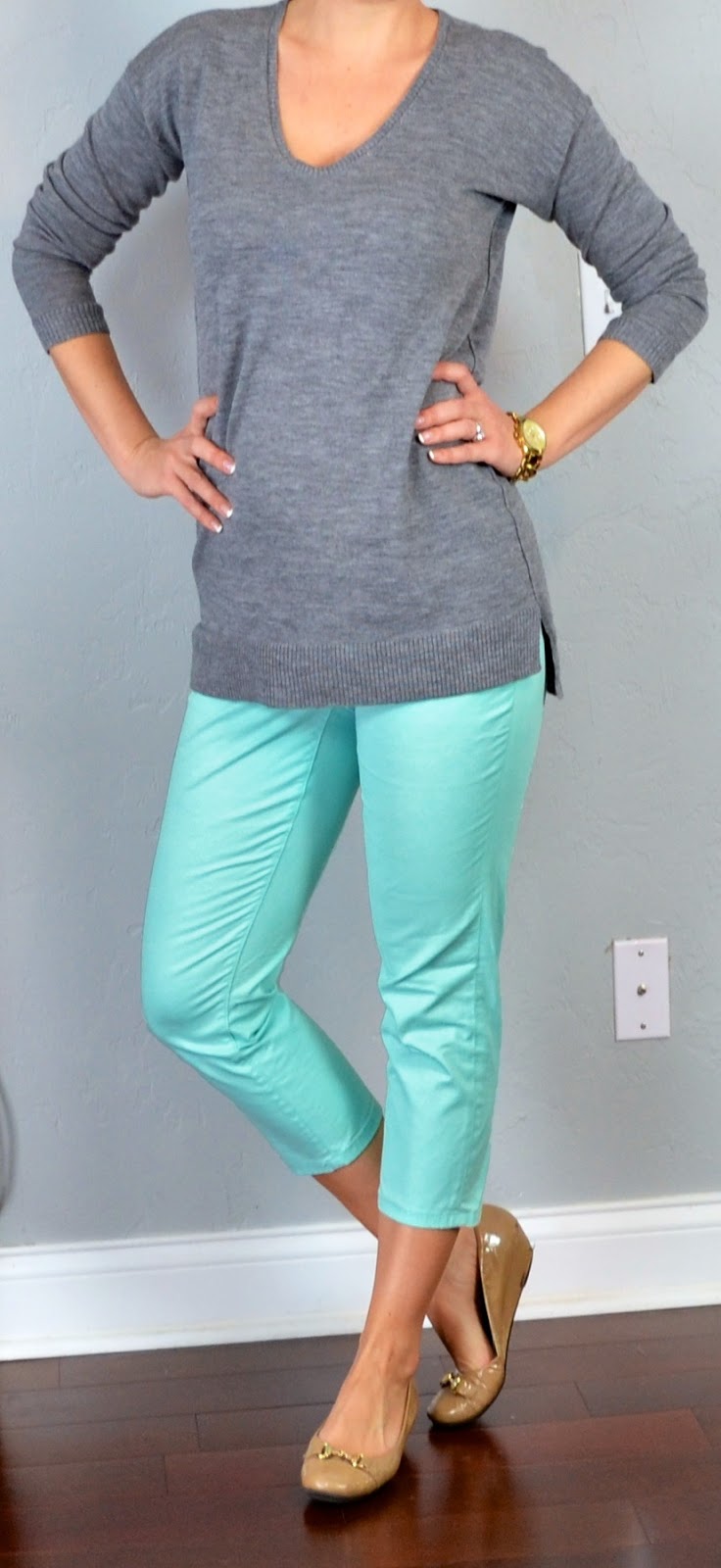 outfit posts: grey tunic sweater, mint cropped jeans, nude flats ...