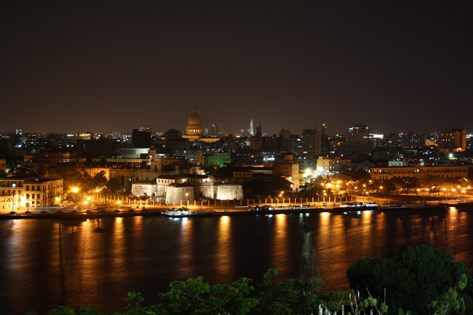Murrow Backpack Journalism - Cuba: Night Moves