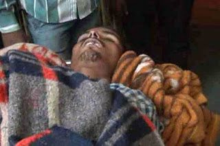 1a2 Indian man who 'died' from snake bite wakes up seconds before cremation and dies again (Graphic photos)