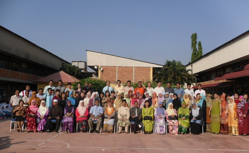 Zolkaplyyunus: Gambar Kenangan Perpisahan Guru SMK Tun 