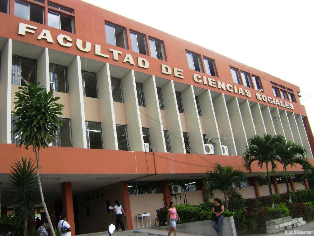 Ecuador. Dos modalidades para titularse en la UTMACH Radio Dinámica