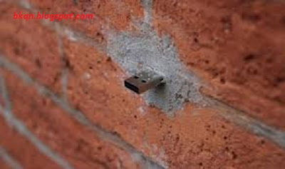 Bí ẩn đằng sau những USB cắm vào tường trên đường phố I Sơn Blog